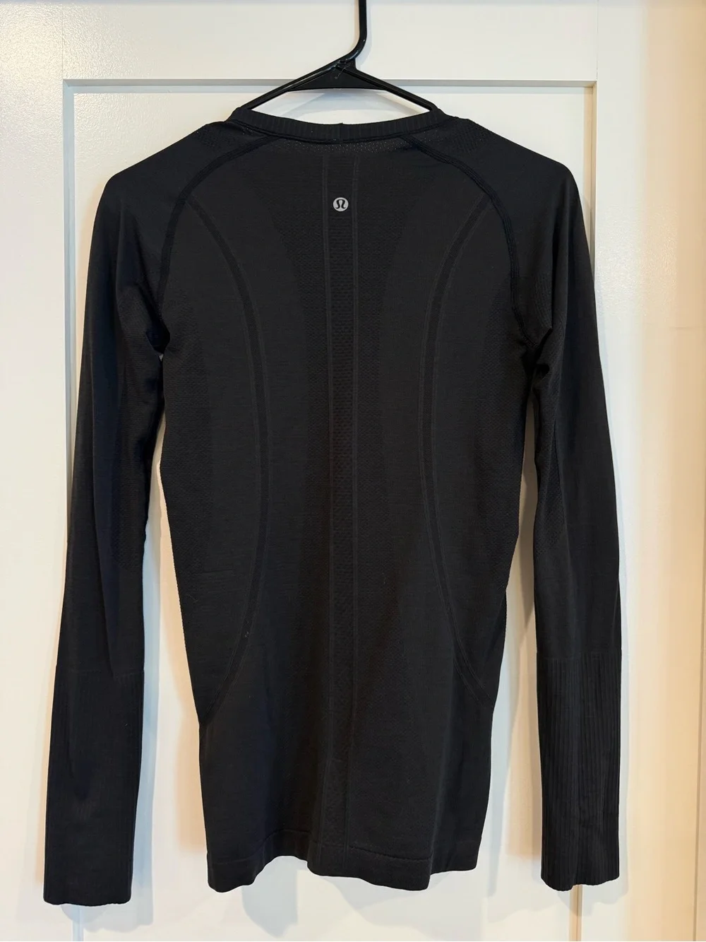 Lululemon Black Long-Sleeve swiftly full length